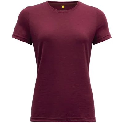 Devold Eika Woman Tee - Beetroot - Naiset - L - Partioaitta, kuva 1 / 1
