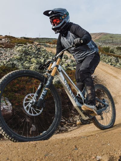 Svala Finnsvala 70v. Huppupaita Musta-harmaa XL