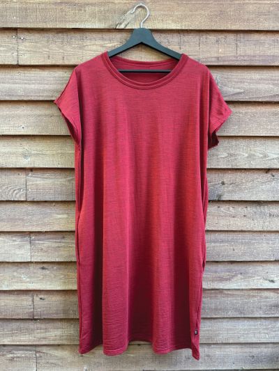 Svala Merino Basic 200 naisten mekko Puolukka 36