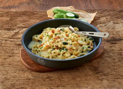 Trek'n Eat Creamy Pasta with Chicken and Spinach