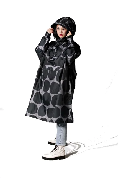 Rainkiss Poncho Black Polka