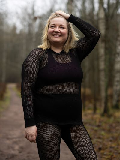 Svala TESTI - Airbase -kerrasto, raglanhihainen paita + housut