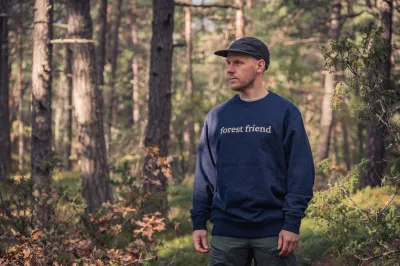 Metsä/Skogen Forest Friend College collegepaita